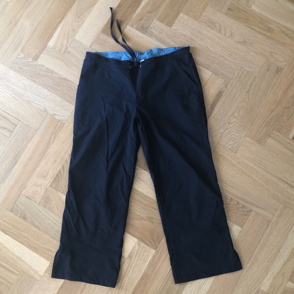 Vintage PrAna black stretch yoga/rock climbing cropped pants. Early y2k. Size L